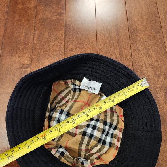 Burberry black bucket hat in size large - Picture 6 of 6